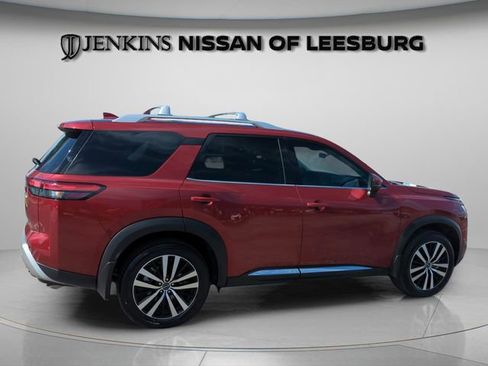 Certified 2025 Nissan Pathfinder Platinum w/ Cargo Package FWD image 5