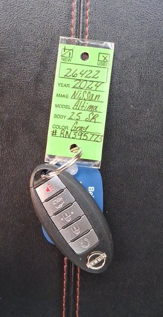 Used 2024 Nissan Altima 2.5 SR FWD image 16