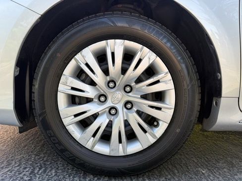 Used 2014 Toyota Camry LE image 33