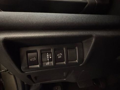 Used 2022 Subaru Outback Premium image 6