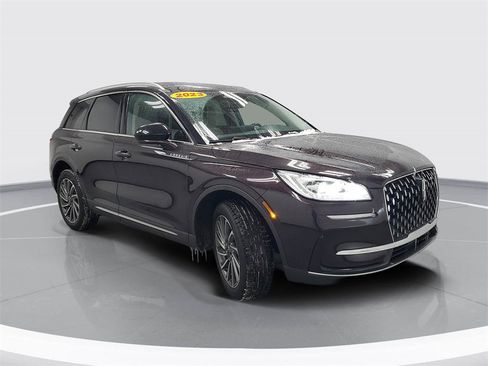 Used 2023 Lincoln Corsair Reserve image 2