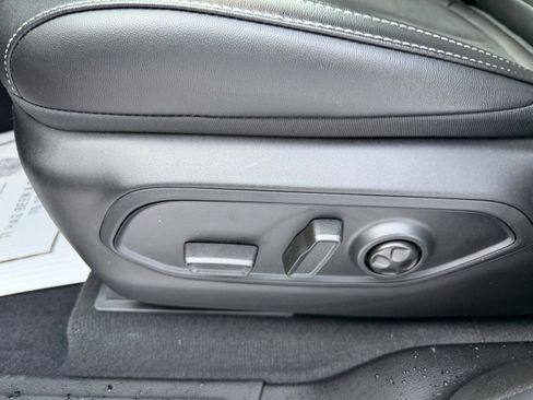 New 2025 Jeep Grand Cherokee Altitude image 15