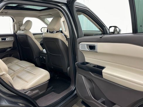 Used 2020 Ford Explorer Platinum image 47