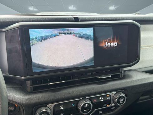 Used 2024 Jeep Wrangler Sport AWD/4WD image 21