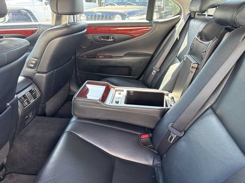Used 2010 Lexus LS 460 RWD image 9