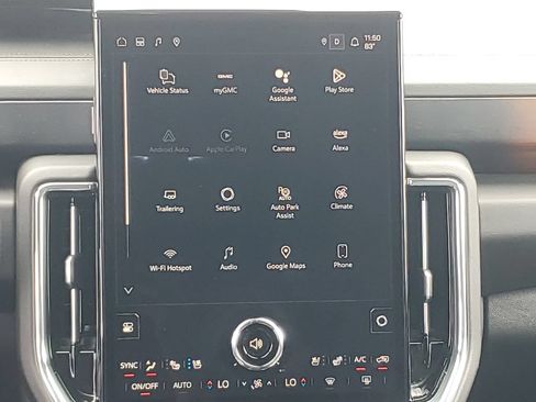 Used 2025 GMC Yukon Denali AWD/4WD image 17