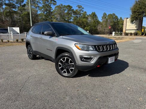 Used 2019 Jeep Compass Trailhawk w/ Cold Weather Group image 8