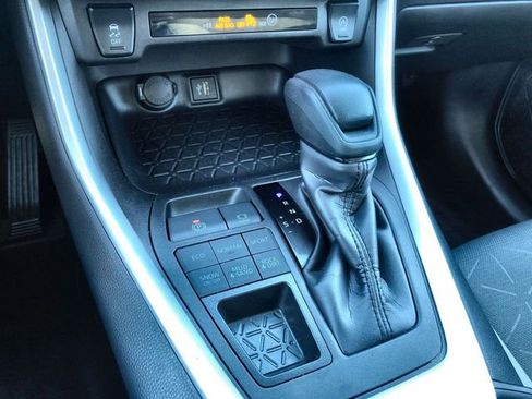 Used 2025 Toyota RAV4 XLE w/ Convenience Package image 19