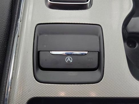 Used 2022 Ford Edge ST image 32