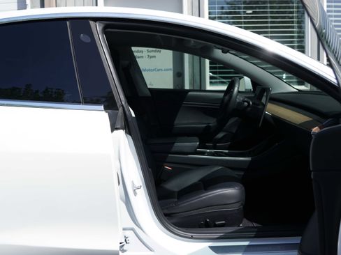 Used 2020 Tesla Model 3 Long Range image 34