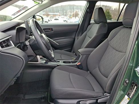 Certified 2025 Toyota Corolla Cross LE image 13