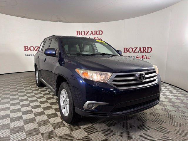 Used 2013 Toyota Highlander SE FWD image 1