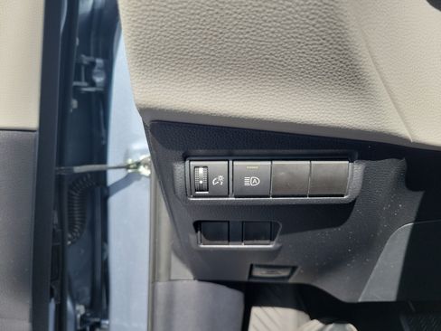 Used 2023 Toyota Corolla Cross L FWD image 30