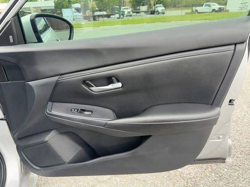 Used 2021 Nissan Sentra SV FWD image 16