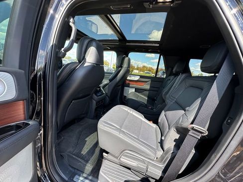 Used 2022 Lincoln Navigator Reserve w/ Equipment Group 201A image 22