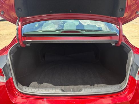Used 2025 Hyundai Elantra SEL FWD image 32