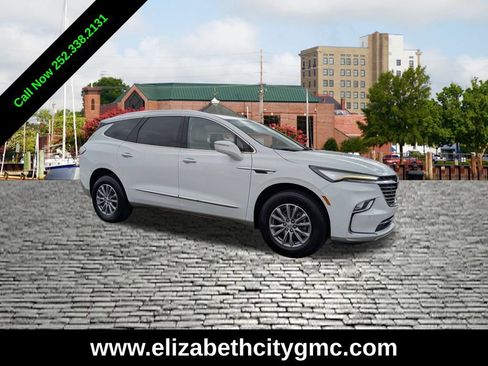 Used 2023 Buick Enclave Essence image 1