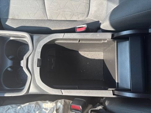 Used 2021 Toyota RAV4 XLE AWD/4WD image 22