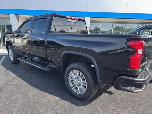 Used 2023 Chevrolet Silverado 3500 High Country AWD/4WD image 7