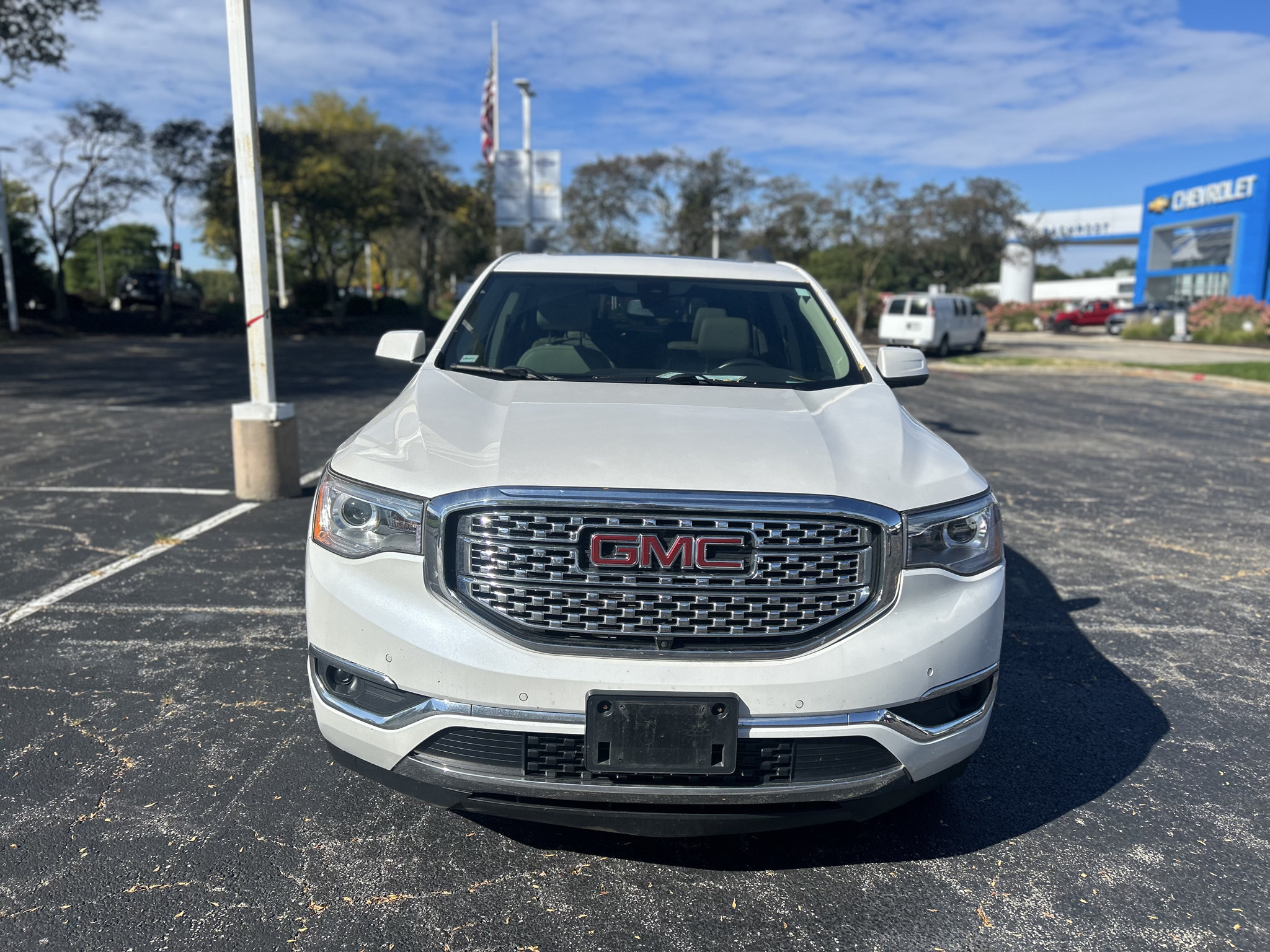 Used 2017 GMC Acadia Denali w/ Technology Package AWD/4WD image 2