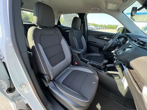 Used 2023 Chevrolet TrailBlazer LS image 24