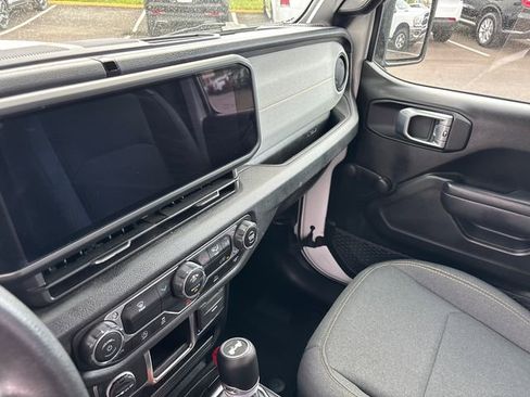 Used 2024 Jeep Wrangler Sport image 12