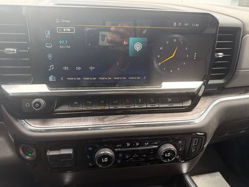 Used 2022 Chevrolet Silverado 1500 LTZ w/ LTZ Premium Package AWD/4WD image 14