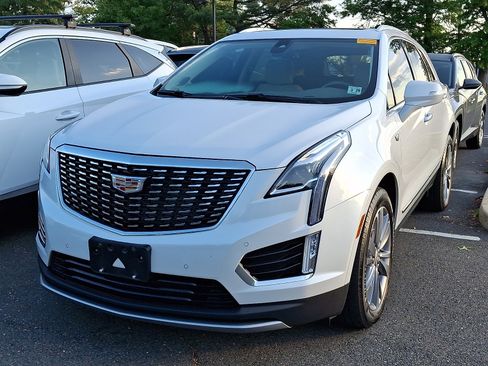 Used 2024 Cadillac XT5 Premium Luxury FWD image 2