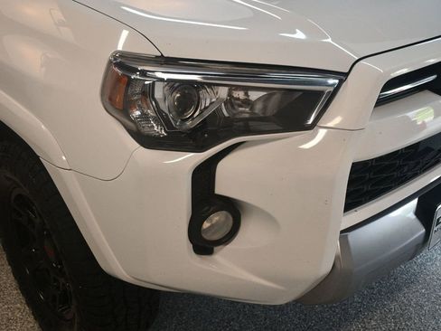 Used 2020 Toyota 4Runner TRD Off-Road Premium w/ Moonroof Package AWD/4WD image 11