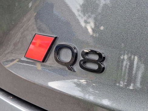 Used 2024 Audi Q8 e-tron Prestige AWD/4WD image 30