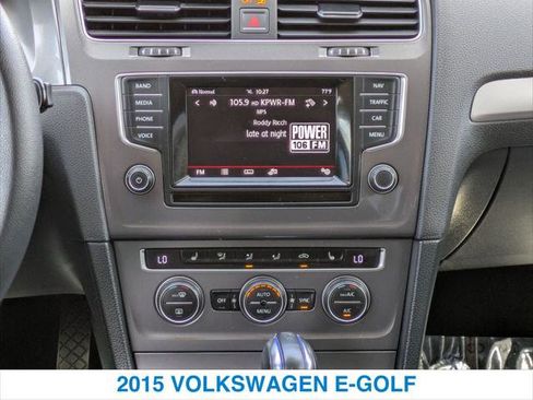 Used 2015 Volkswagen e-Golf Limited Edition image 17