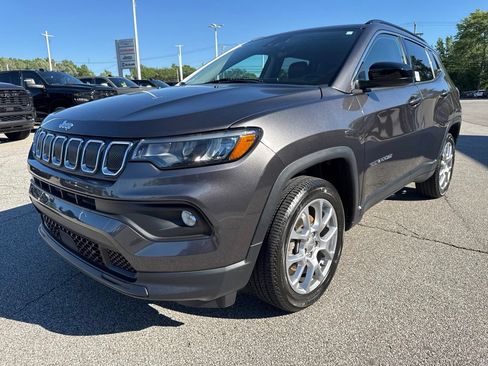 Used 2022 Jeep Compass Latitude AWD/4WD image 13