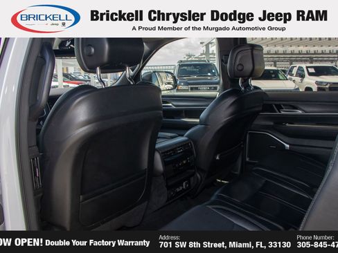 Used 2024 Jeep Wagoneer L Series II w/ Flexible Seating Group AWD/4WD image 14