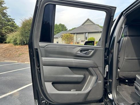 Used 2024 GMC Yukon XL SLT w/ SLT Premium Package RWD image 62