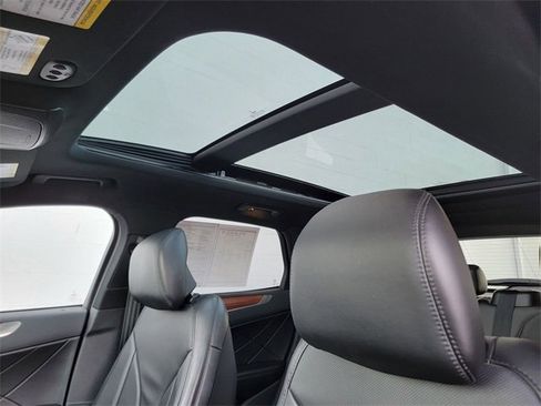 Used 2017 Lincoln MKC Reserve w/ Lincoln MKC Climate Package image 4