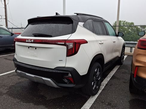 Used 2024 Kia Seltos S AWD/4WD image 4