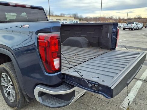 Used 2020 GMC Sierra 1500 SLE w/ SLE Value Package image 23
