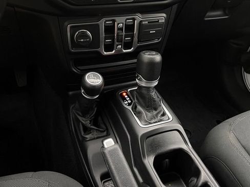 Used 2020 Jeep Wrangler Unlimited Sport AWD/4WD image 23