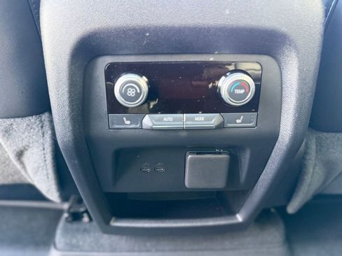 Used 2025 GMC Acadia Denali w/ Super Cruise Package image 30