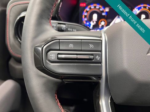 Used 2025 Chevrolet Colorado Z71 w/ Midnight Edition image 10