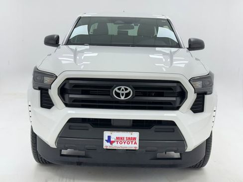 Used 2024 Toyota Tacoma SR image 3