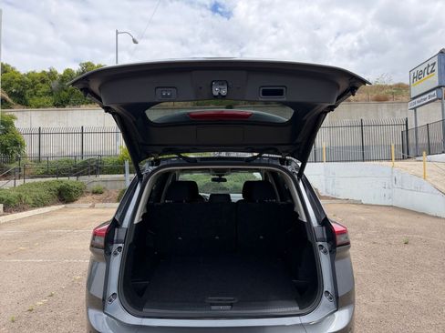Used 2025 Nissan Rogue SV FWD image 33