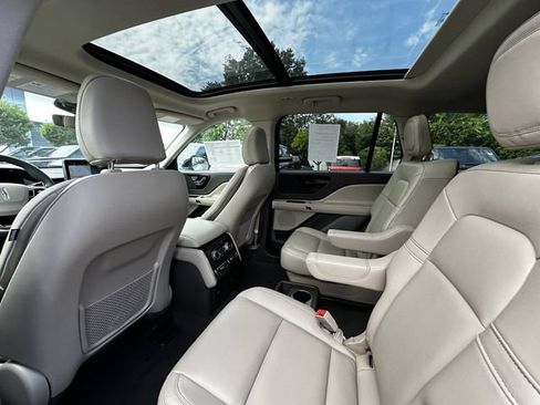 Certified 2023 Lincoln Aviator AWD w/ Premium Package image 18