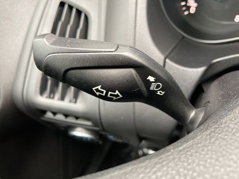 Used 2017 Ford Focus SE image 26