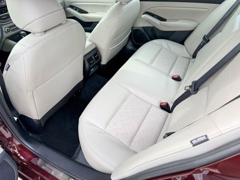 Used 2024 Nissan Altima 2.5 SL AWD/4WD image 23