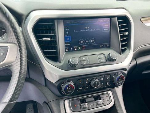 Used 2023 GMC Acadia SLE FWD image 14
