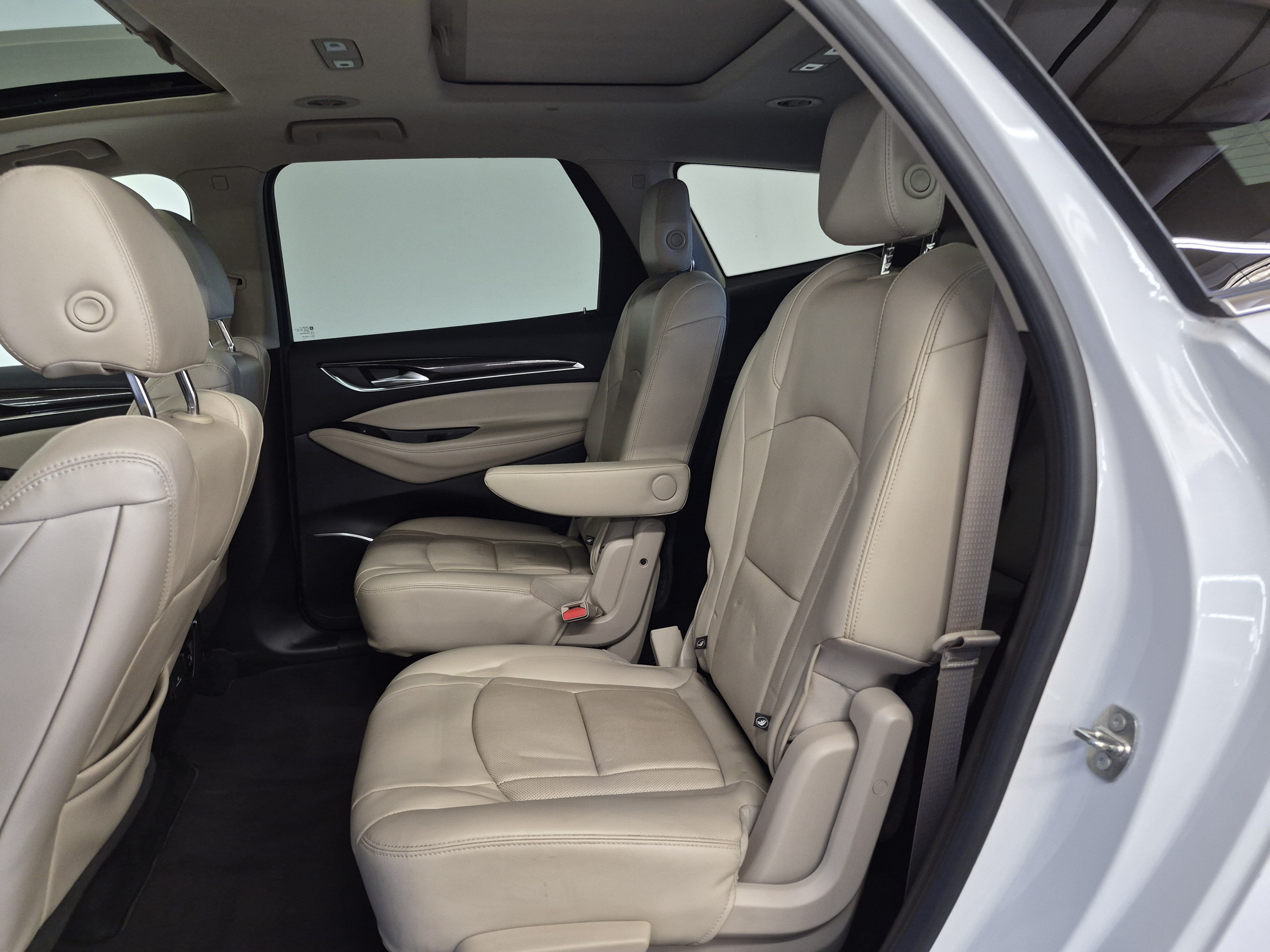 Used 2018 Buick Enclave Premium FWD image 16