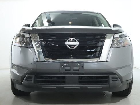 Certified 2025 Nissan Pathfinder SV FWD image 6