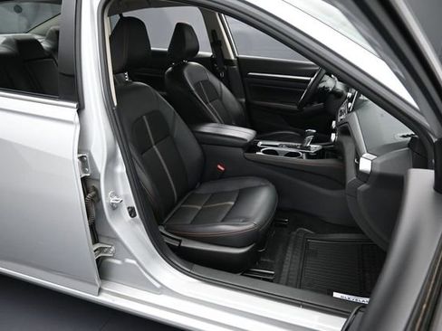 Used 2024 Nissan Altima 2.5 SR FWD image 27