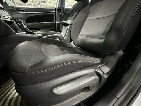 Used 2018 Hyundai Elantra Value Edition FWD image 18